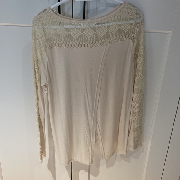 Beige Top size Large - Picture 2 of 4